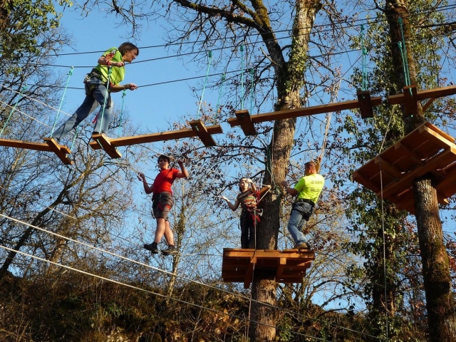 Parcours aventure en famille a Rignac.jpg